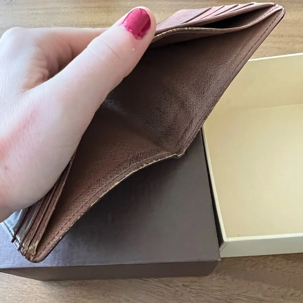 Louis Vuitton Men’s Wallet - Picture 8 of 11